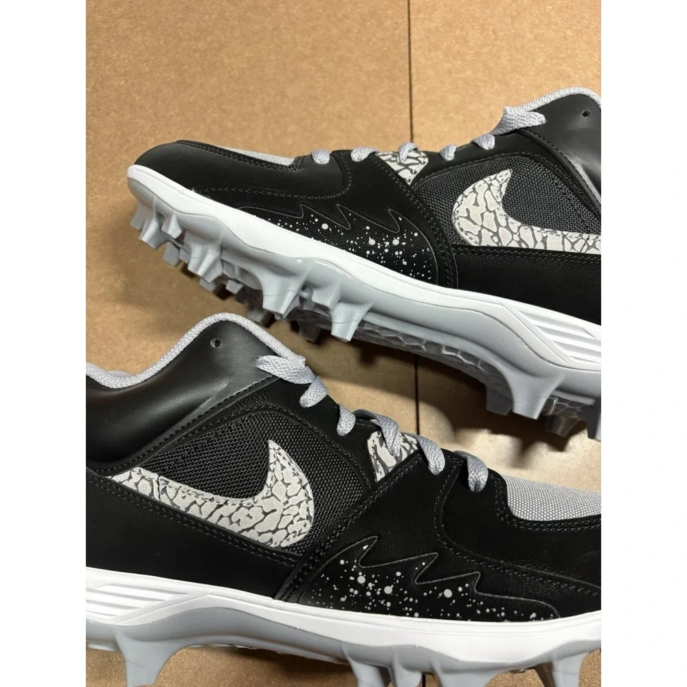 Size 12 - Jordan Stadium 90 Cleat Black Cement